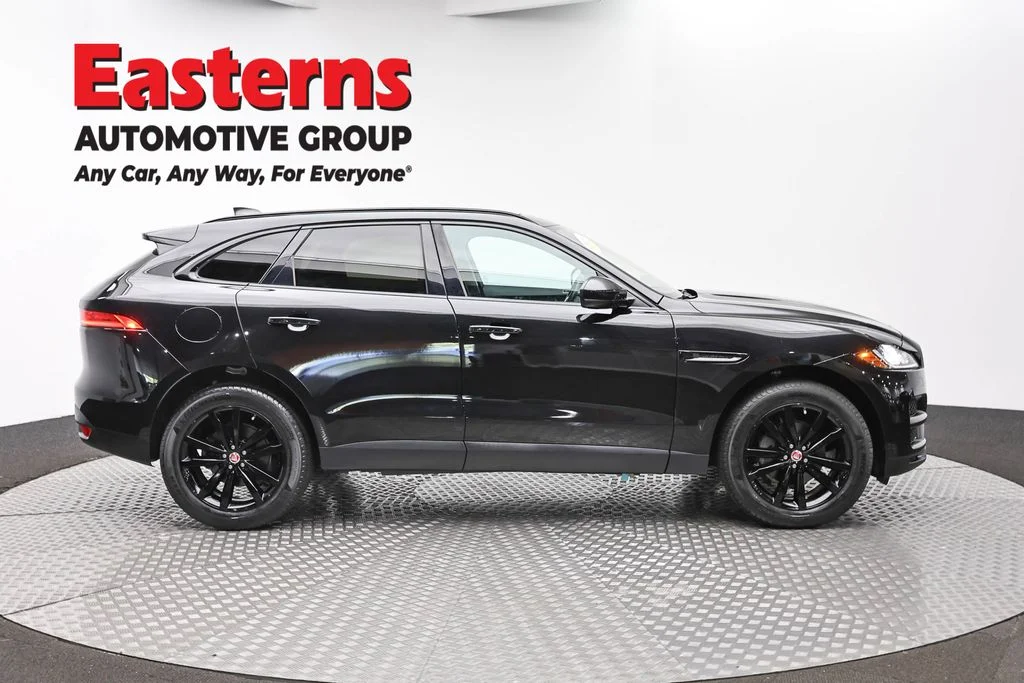 Used 2020 Black Jaguar 25t Prestige image 4