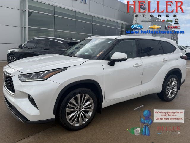 Used 2025 Wind Chill Pearl Toyota Platinum image 1