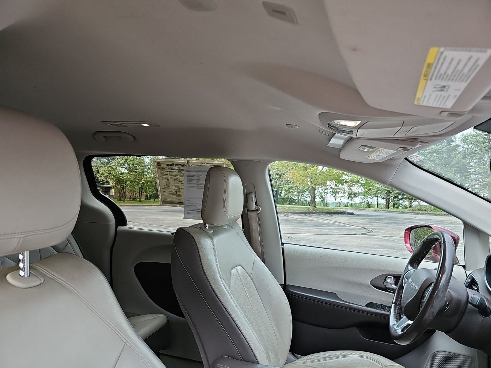 Used 2019 Velvet Red Pearlcoat Chrysler Touring L image 11