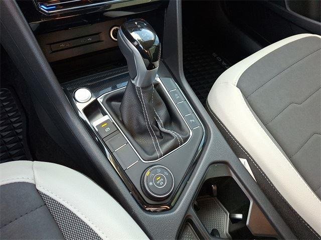 2025 Volkswagen Taos SE - Photo 11