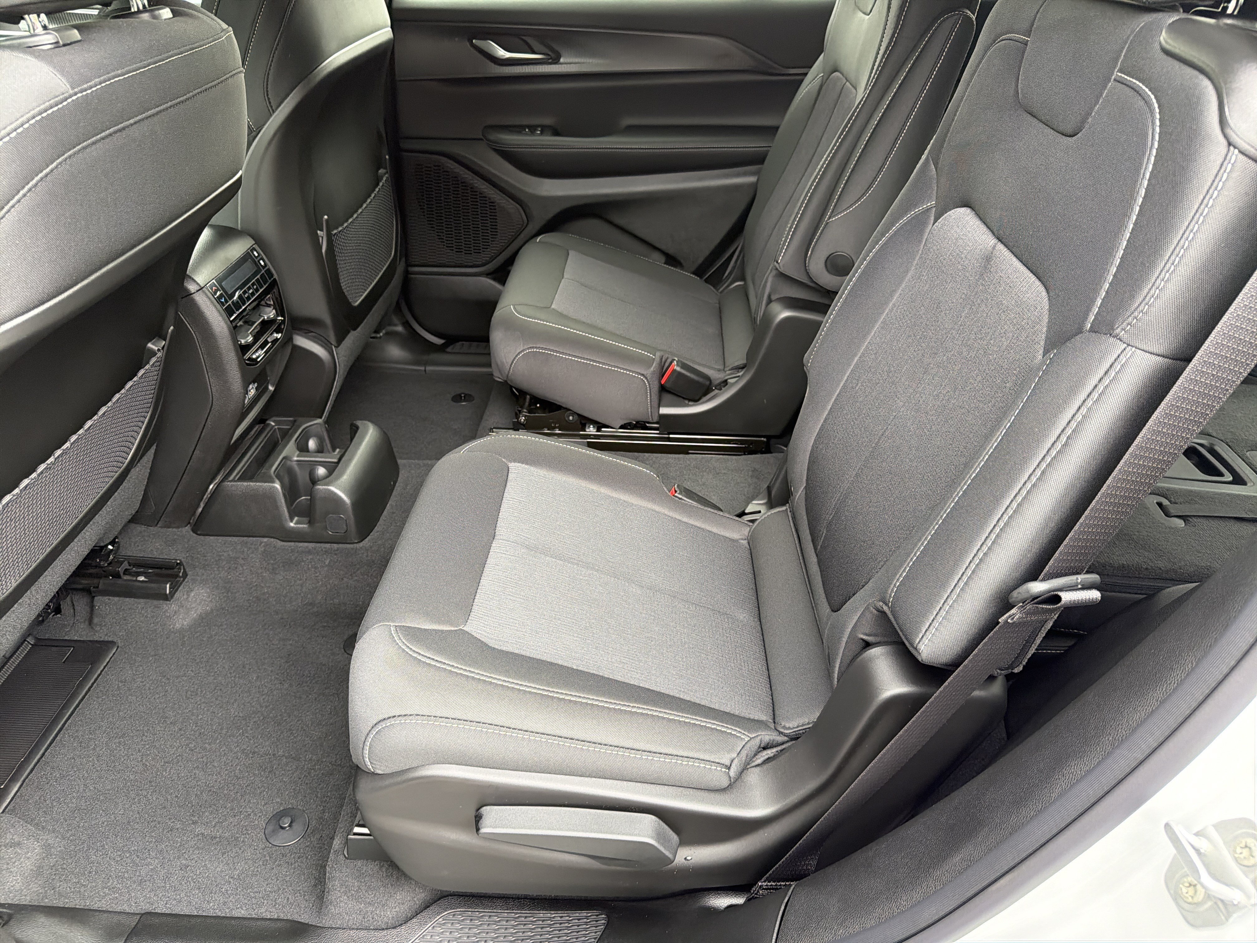 New 2026 Bright White Clearcoat Jeep Laredo image 24