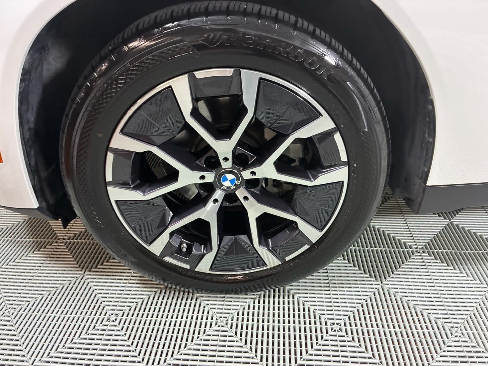 Used 2026 Alpine White BMW 30 xDrive image 11