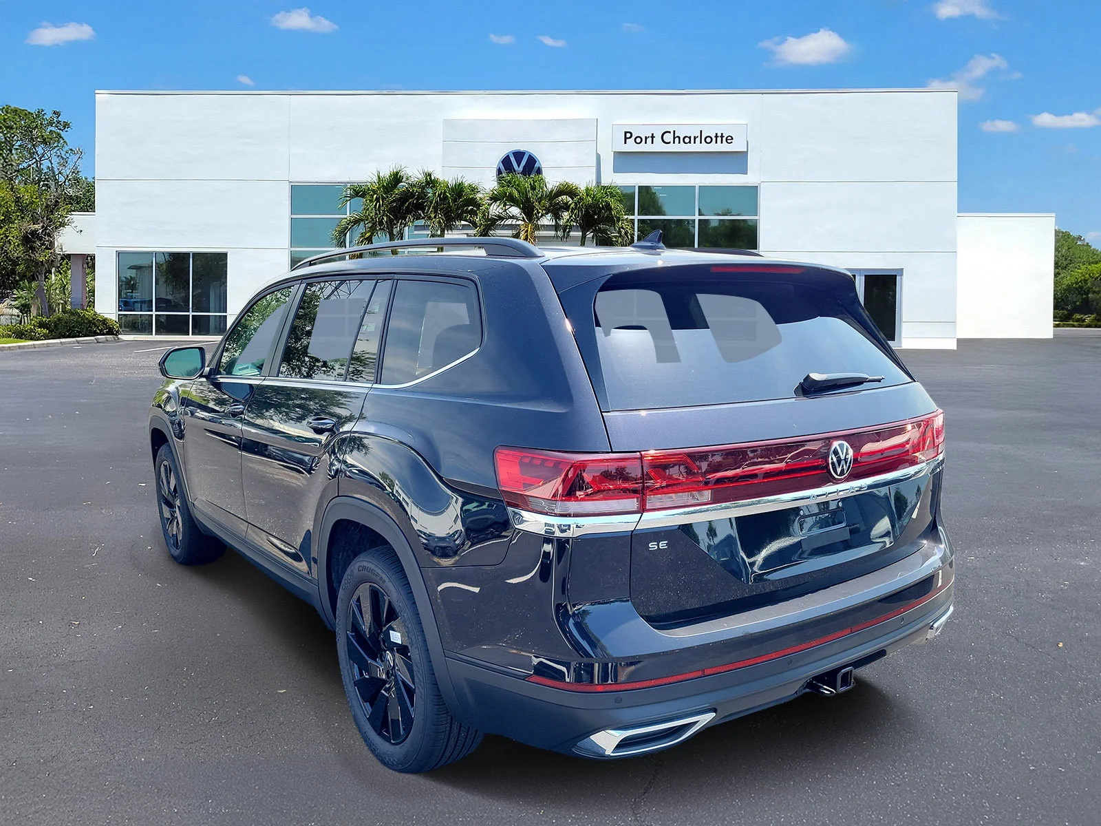 New 2026 Black Volkswagen SE w/Technology image 32