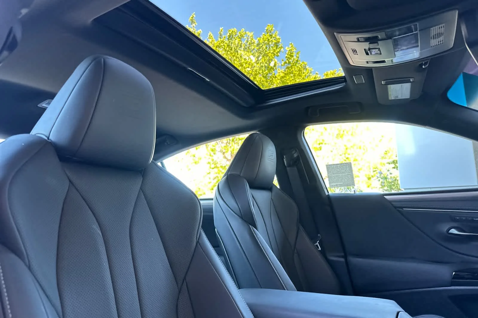 Certified Used 2023 CAVIAR Lexus F SPORT Handling image 17