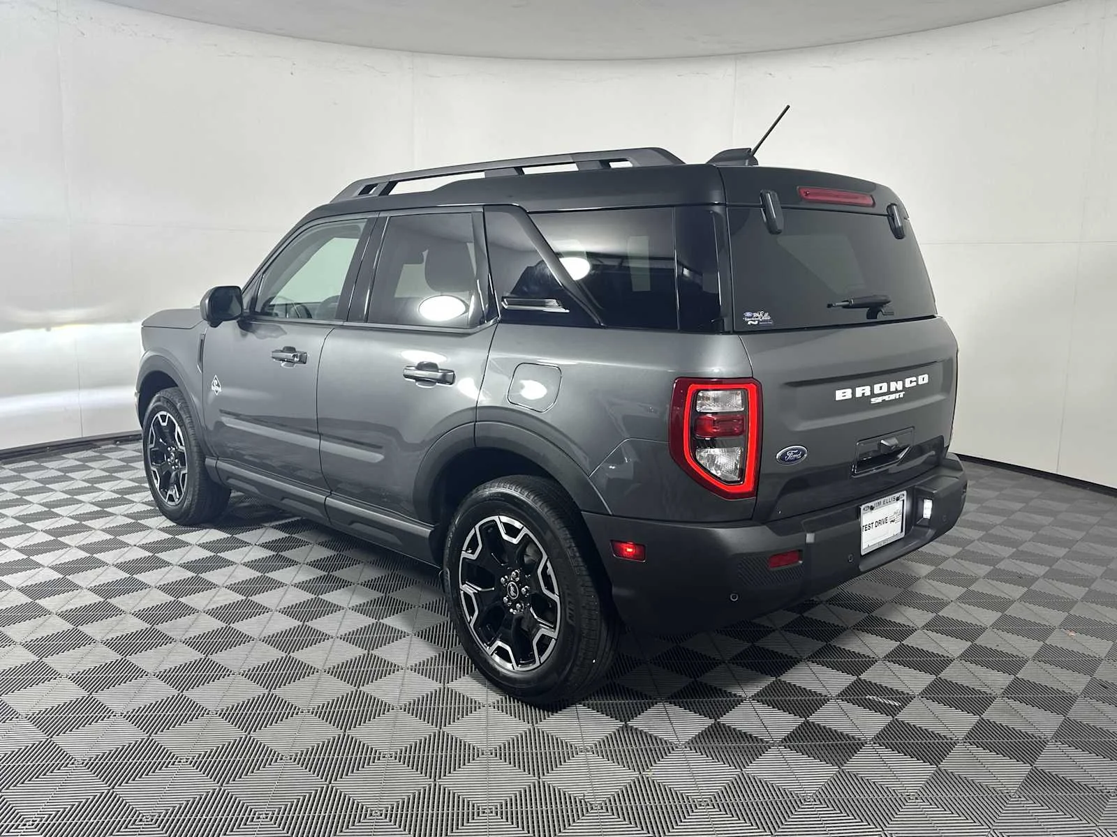 Used 2025 Carbonized Gray Ford Outer Banks image 10