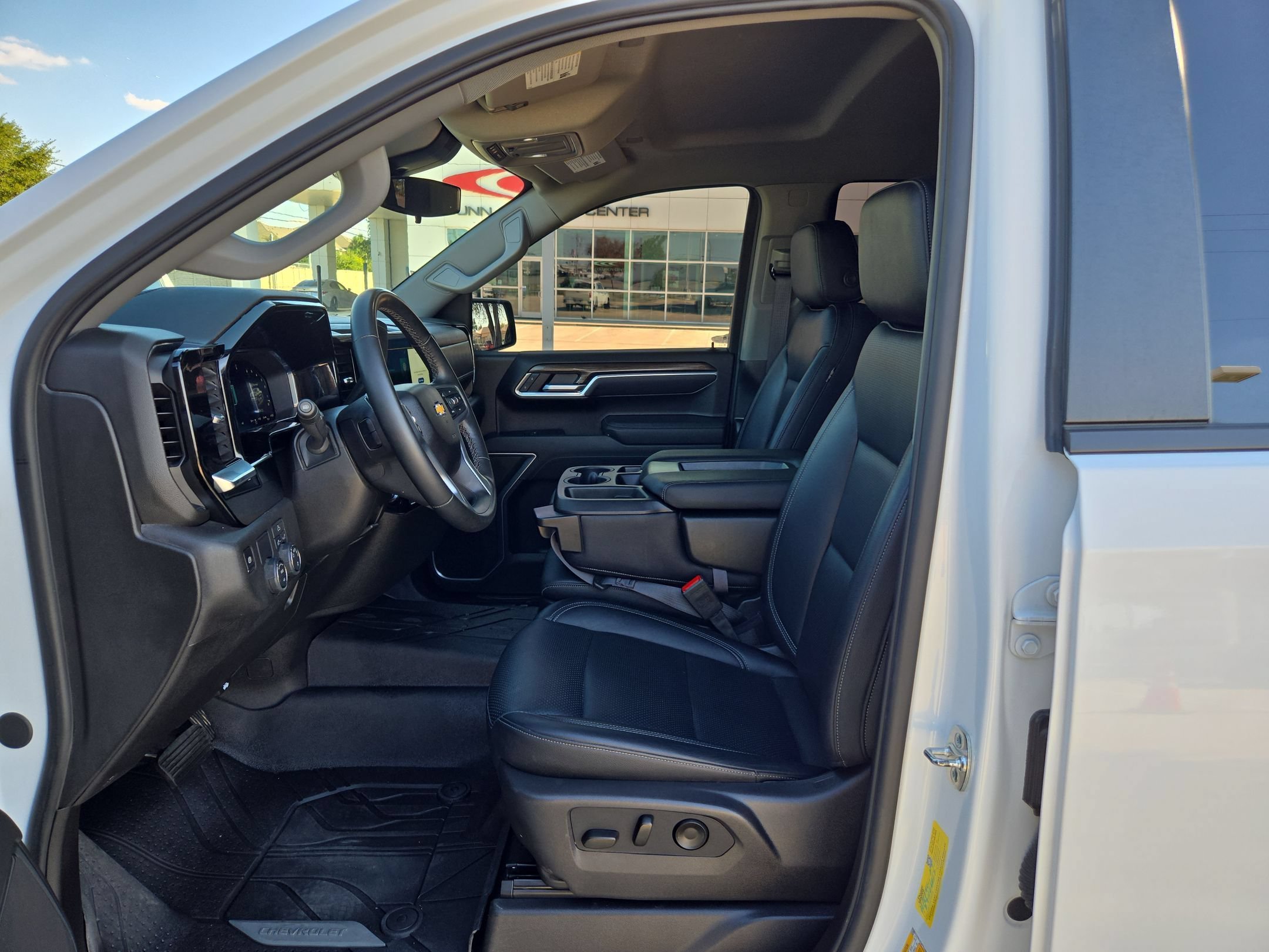 2026 Chevrolet Silverado 1500 LT - Photo 10