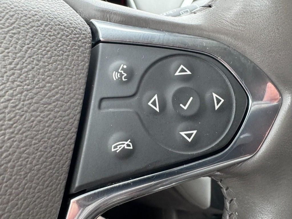 Used 2019 Silver Chevrolet LT image 17