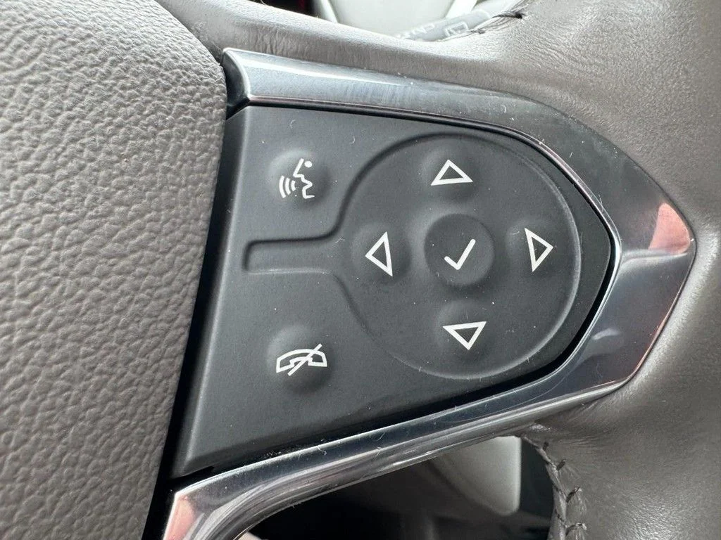 Used 2019 Silver Chevrolet LT image 17
