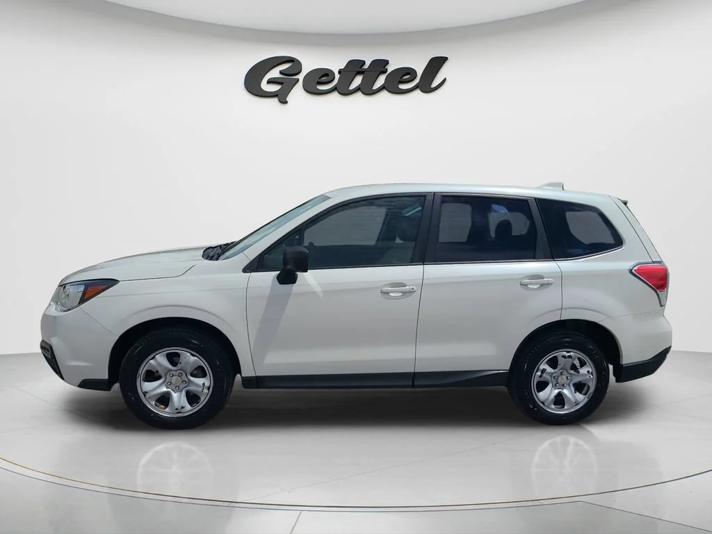 Used 2018 White Subaru 2.5i image 8