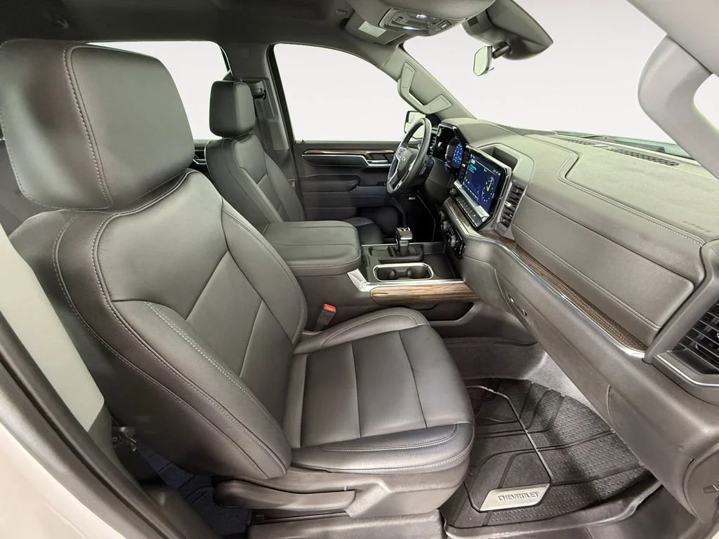 Used 2023 Summit White Chevrolet RST image 15