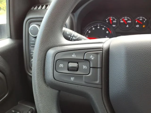 Used 2025 White Chevrolet Custom image 23