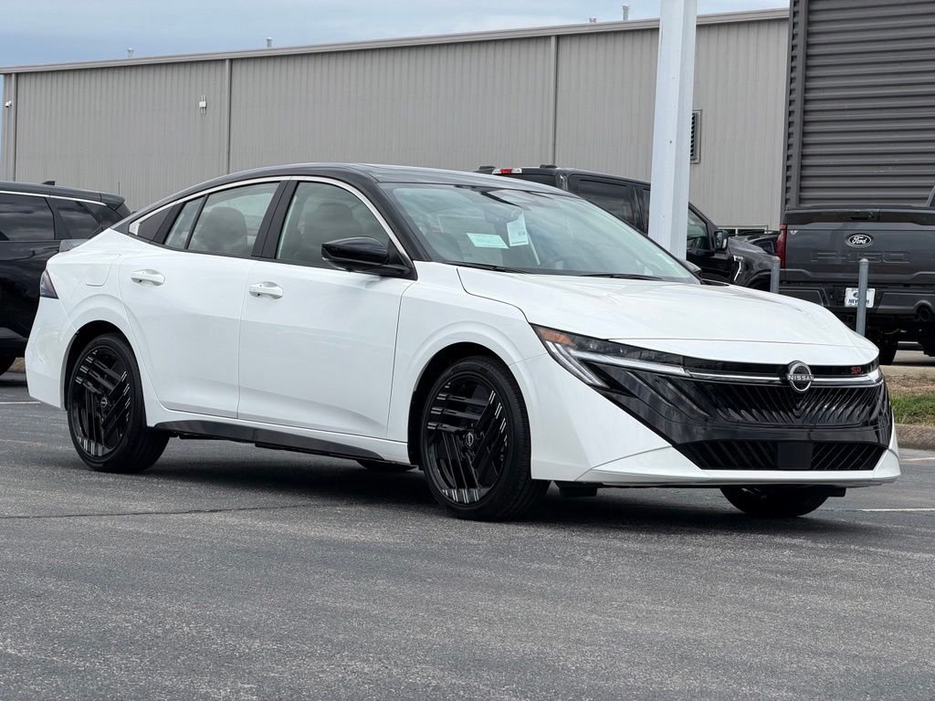 New 2026 Aspen White TriCoat / Super Black Two-tone Nissan SR image 2