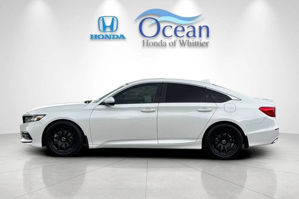 Used 2020 Platinum White Pearl Honda Sport image 7