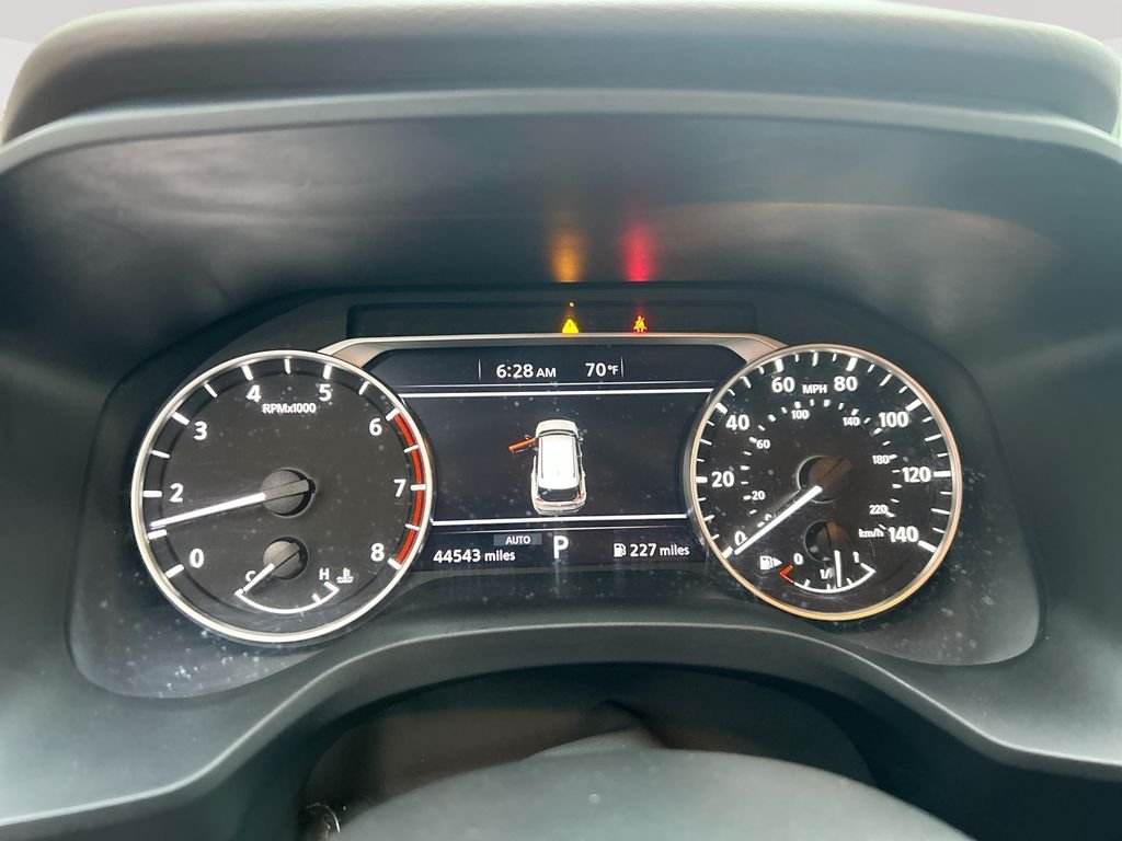 Used 2023 Gray Nissan S image 15