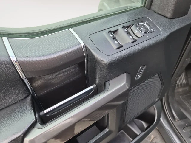 Used 2016 Gray Ford XLT image 10