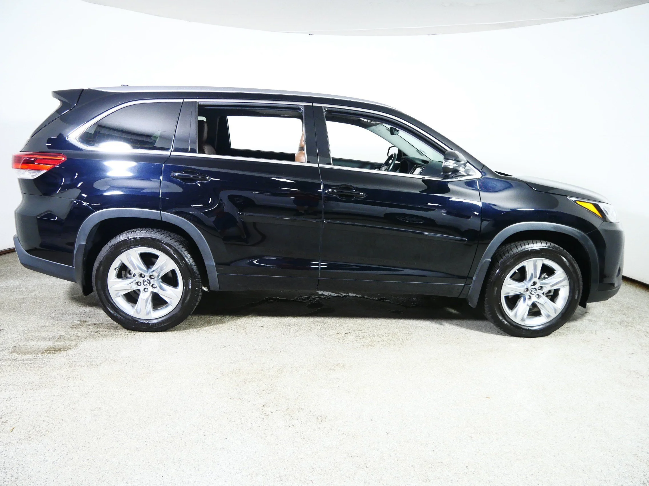 Used 2017 Midnight Black Metallic Toyota Limited image 8