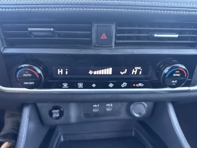 Used 2025 Gray Nissan SV image 18