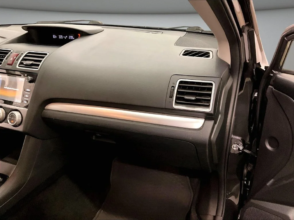 Used 2015 Gray Subaru 2.0i Limited image 25