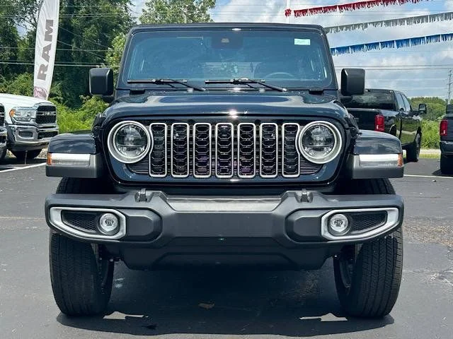 2025 Jeep Wrangler 4-Door Sahara - Photo 9