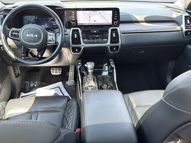 Used 2022 White Kia X-Line SX Prestige image 11