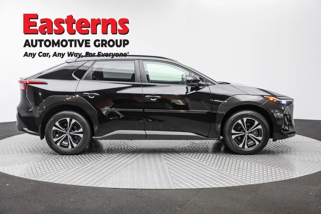 Used 2023 Black Toyota XLE image 4