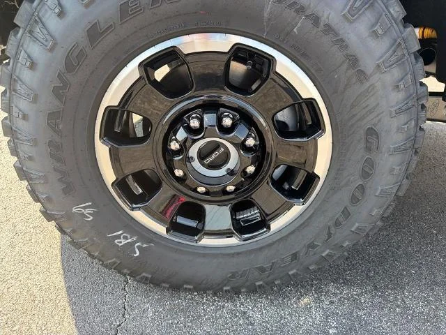 New 2027 Glacier Gray Metallic Tri-Coat Ford F-250® Lariat® image 42