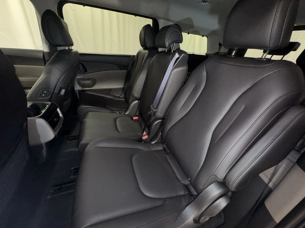 2026 Kia Carnival EX - Photo 27