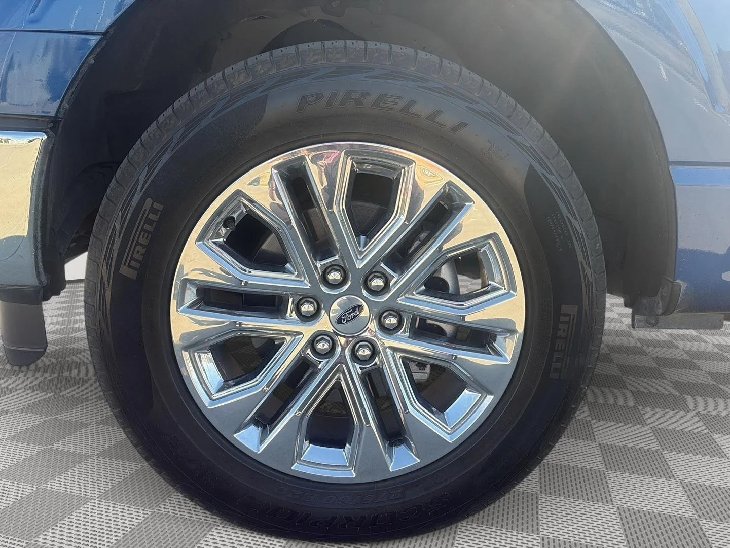 Used 2024 Atlas Blue Ford LARIAT image 12