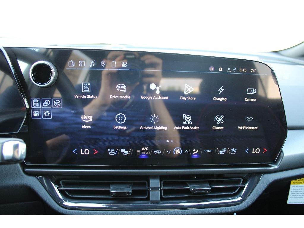 2025 Chevrolet Equinox EV RS - Photo 15