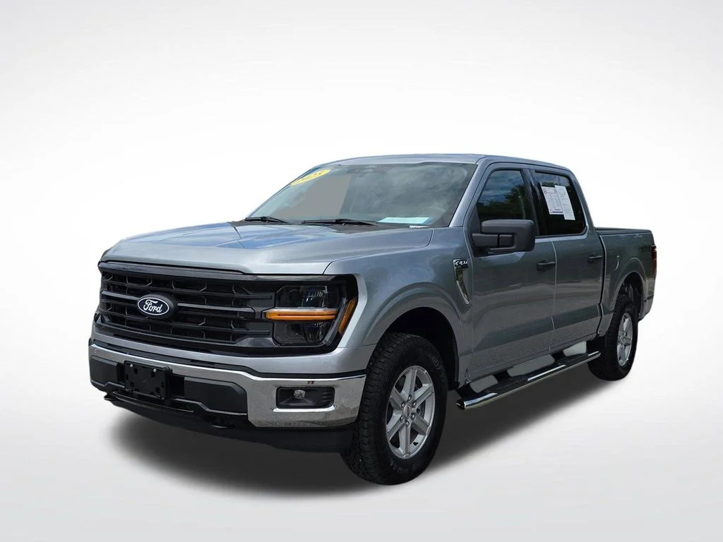 Used 2025 Silver Ford XLT image 2
