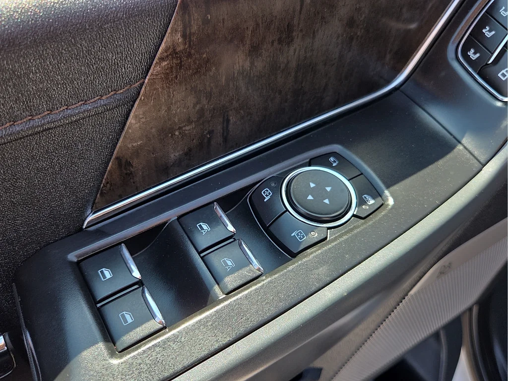 2023 Ford F-150 Lightning Lariat - Photo 14