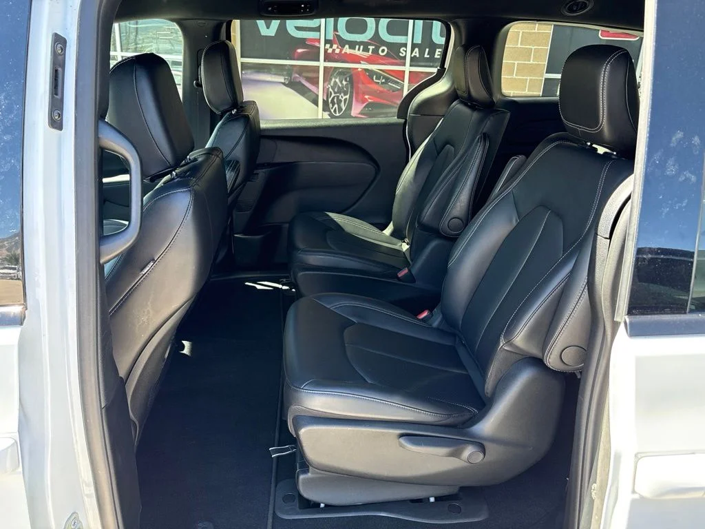 Used 2024 White Chrysler Select S Appearance image 14