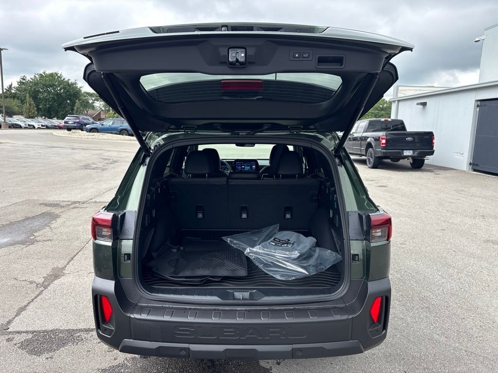 New 2026 DEEP EMERALD GREEN PEARL Subaru Premium image 8