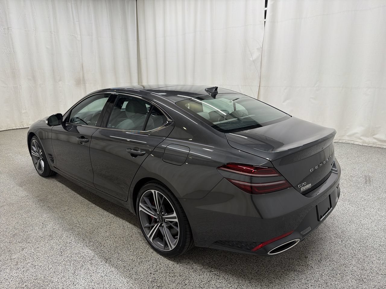 Certified Used 2025 Makalu Gray Genesis 3.3T Sport Advanced image 9