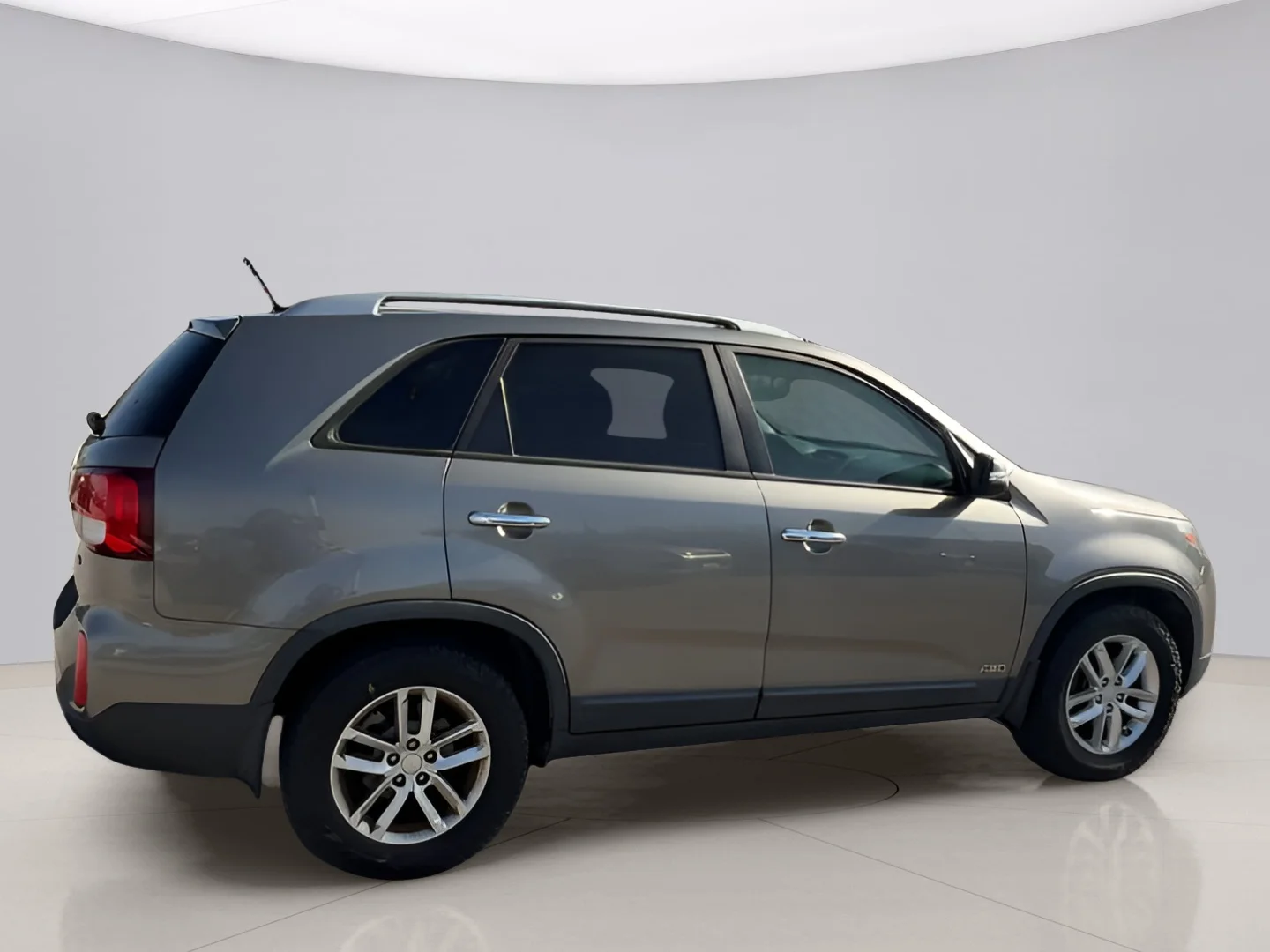 Used 2015 Gray Kia LX V6 AWD image 2