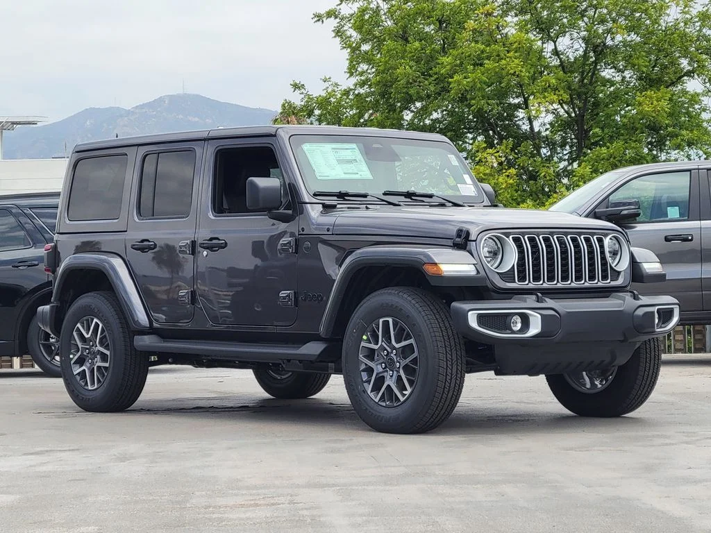 New 2026 Granite Crystal Metallic Clear-Coat Exterior Paint Jeep Sahara image 25