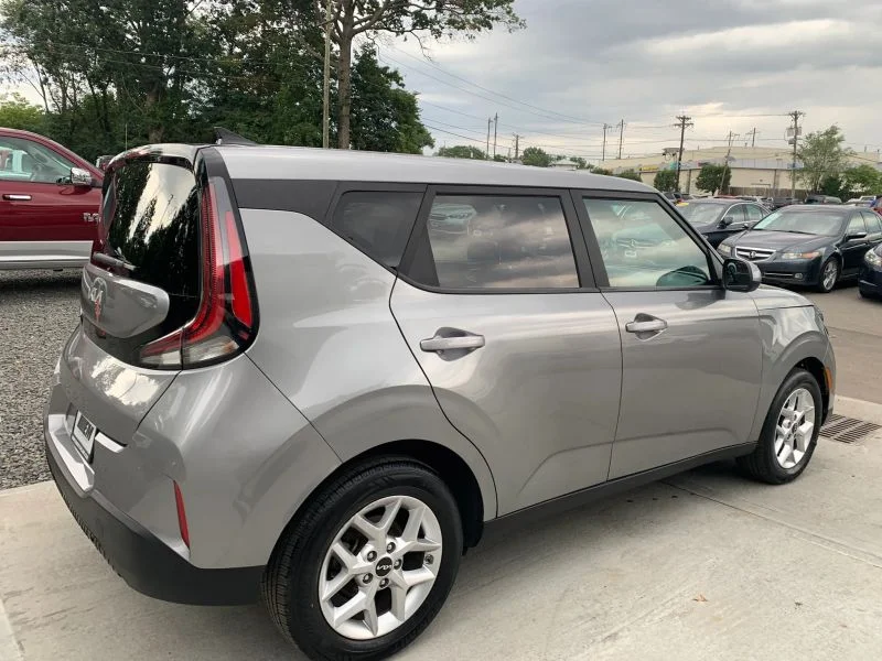 Used 2023 Gray Kia LX Wagon 4D image 19