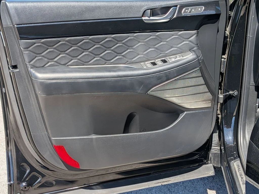 Used 2021 Black Hyundai Calligraphy image 12