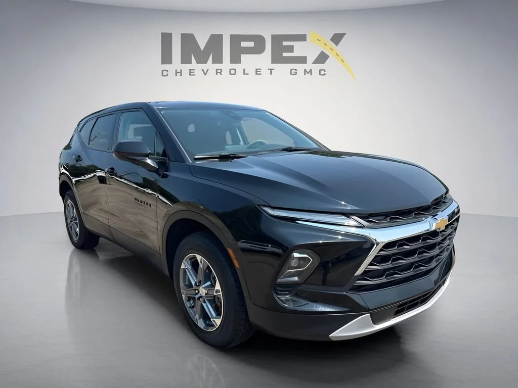 Used 2023 Black Chevrolet 2LT image 7