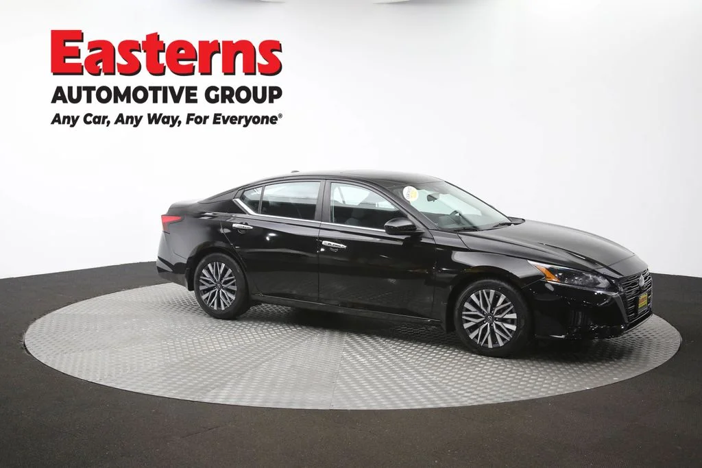 Used 2023 Black Nissan 2.5 SV image 48