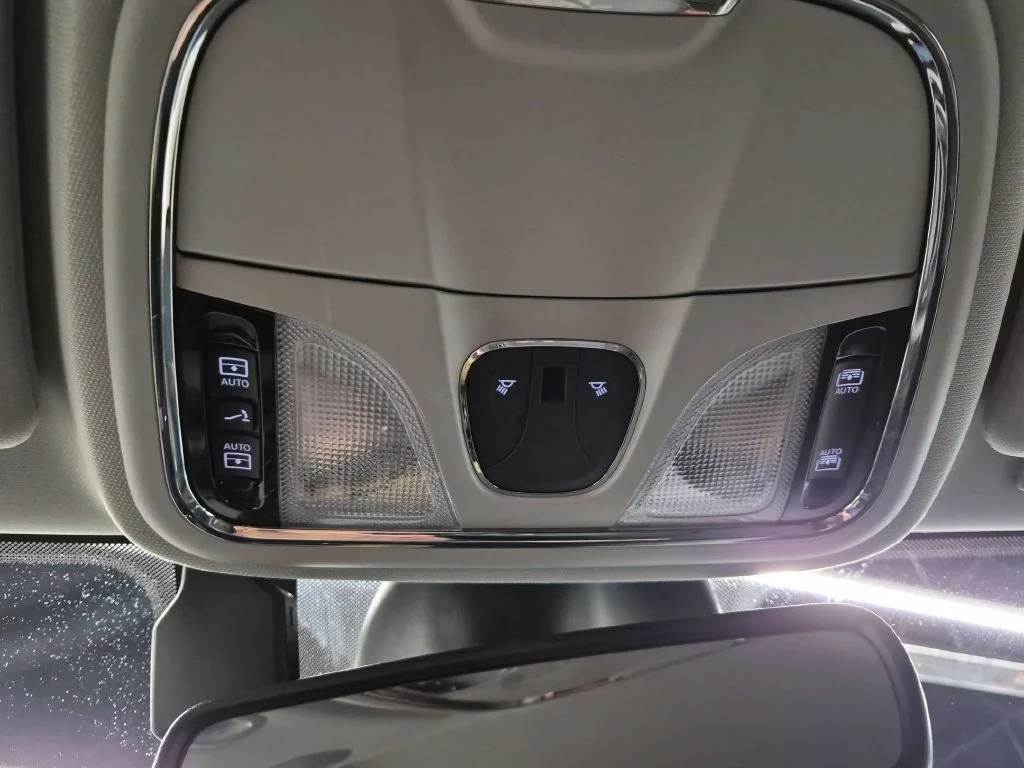 Used 2023 Gray Jeep Altitude image 20