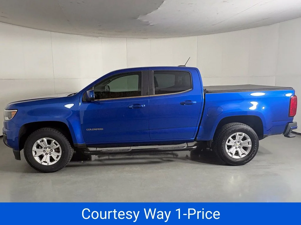 Used 2018 KINETIC BLUE METALLIC Chevrolet 2WD LT image 7