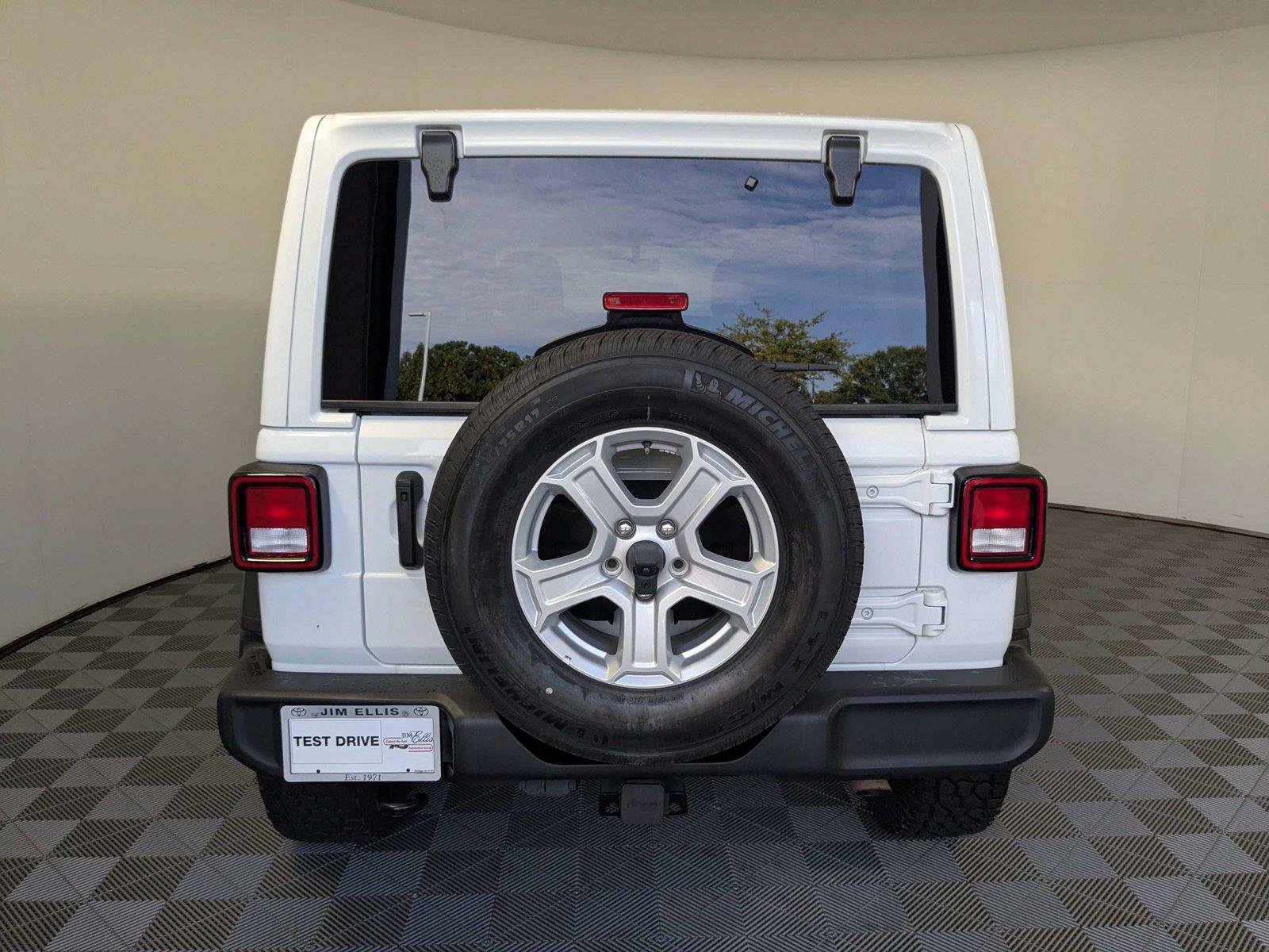Used 2022 Bright White Clearcoat Jeep Unlimited Sport S image 6