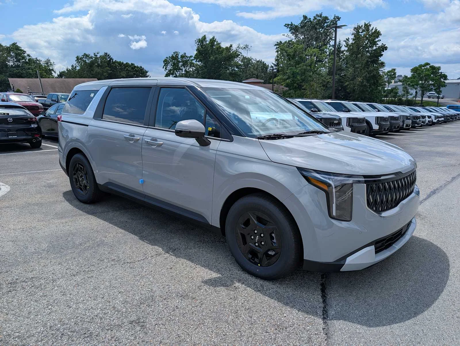 New 2027 Ceramic Silver Kia LXS image 6