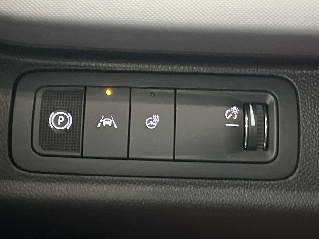 2027 Chevrolet Bolt RS - Photo 25