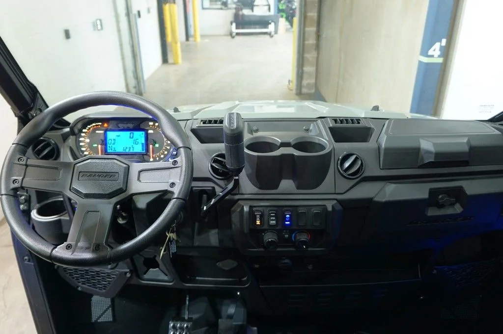 New 2027 AVALANCHE GRAY Polaris Cab image 7