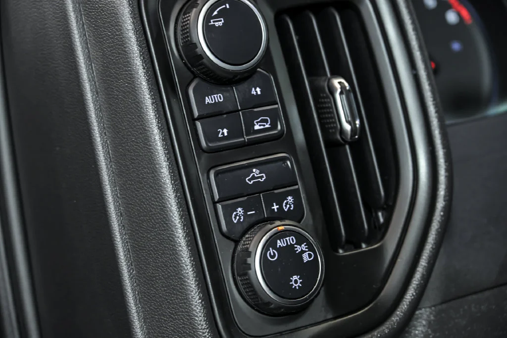 2025 Chevrolet Silverado 1500 Custom - Photo 15