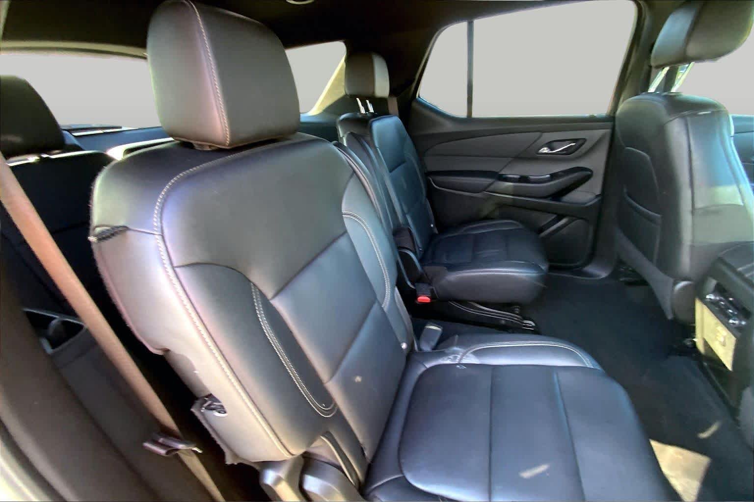 Used 2023 Iridescent Pearl Tricoat Chevrolet LT Leather image 16