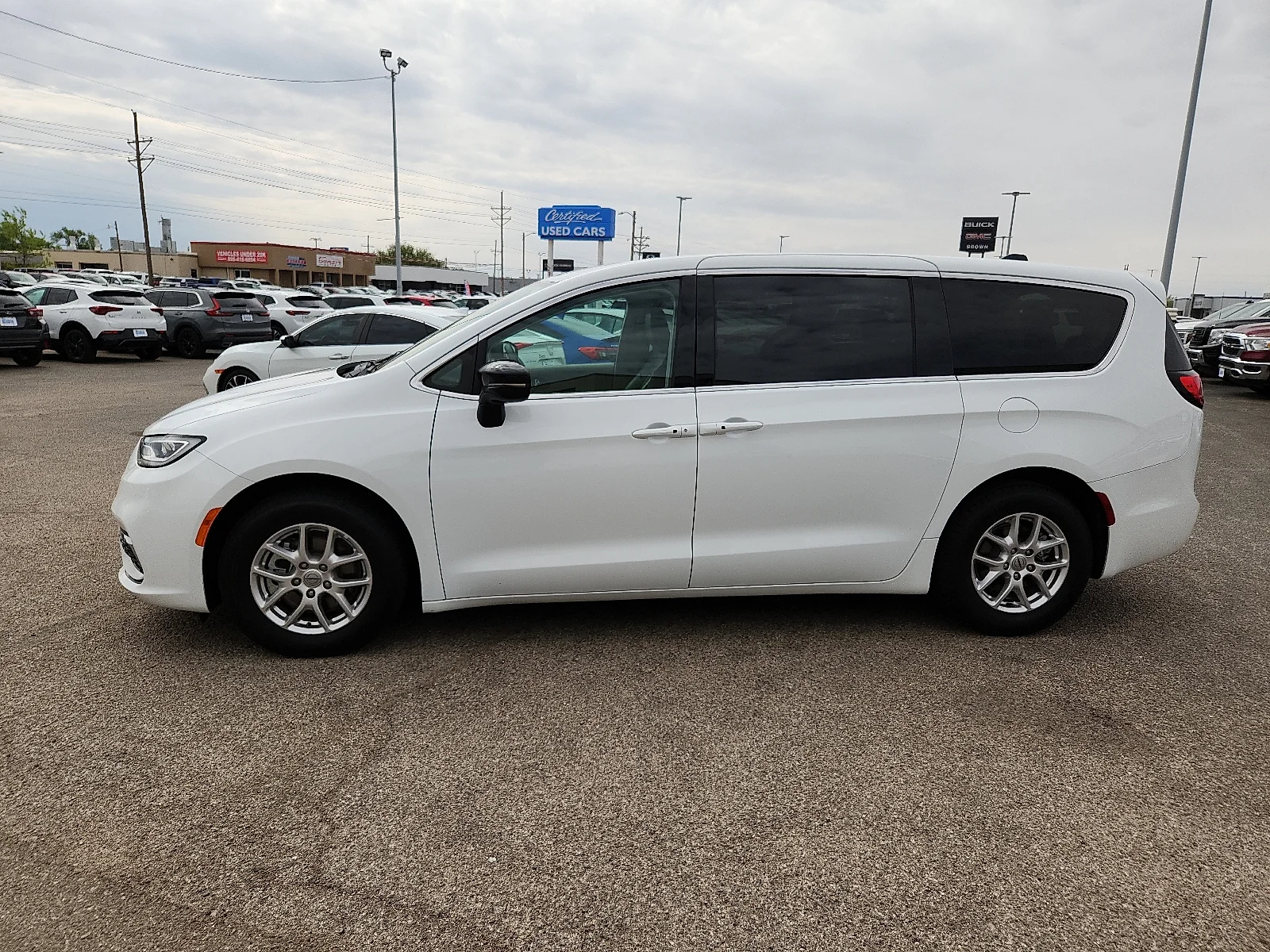 2024 Chrysler Pacifica Touring L - Photo 6
