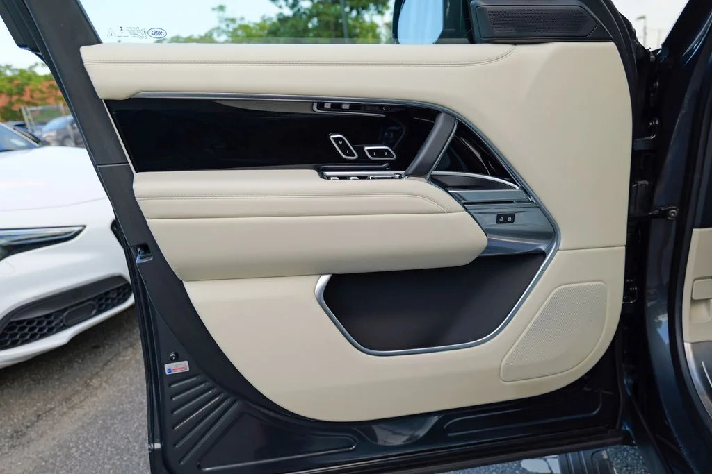 Used 2025 Gray Land Rover SE image 16